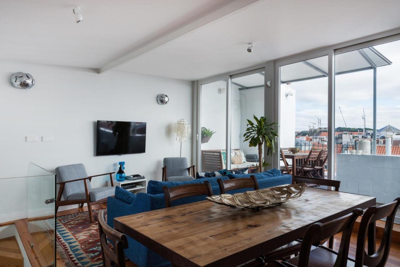 Chiado Rooftop Retreat: 19th Century Charm with River Views Lisbon Exterior photo