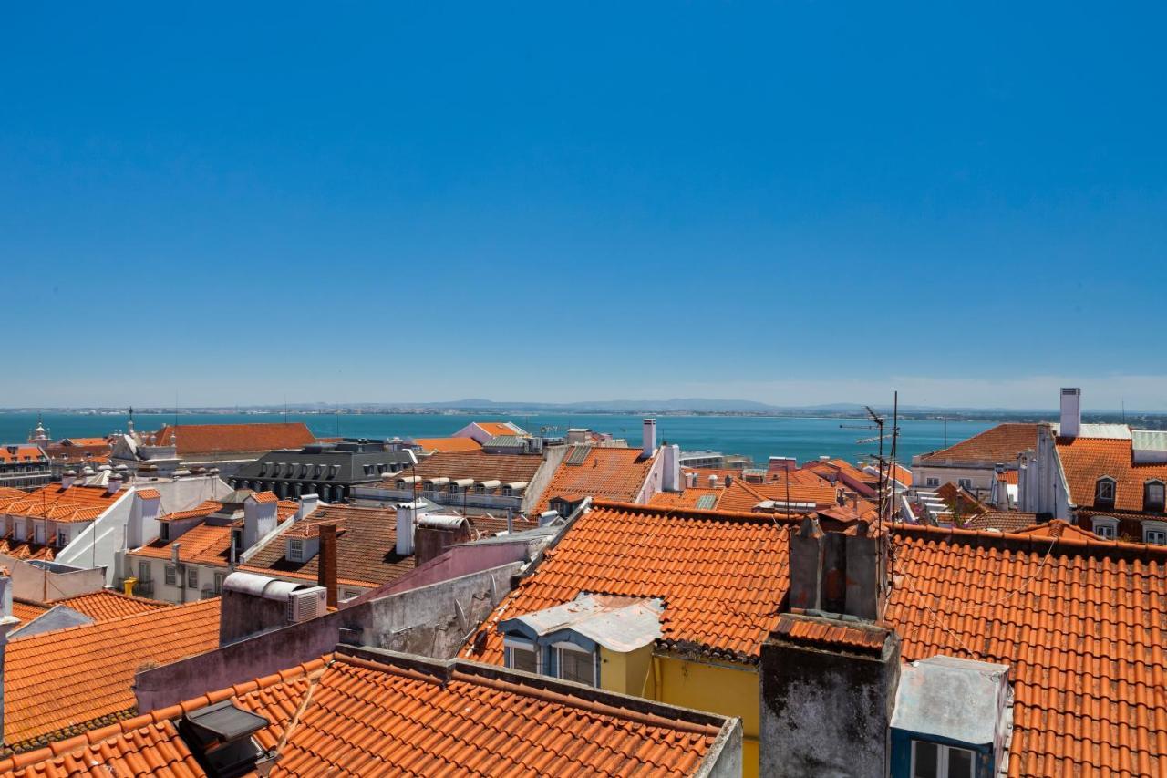 Chiado Rooftop Retreat: 19th Century Charm with River Views Lisbon Exterior photo